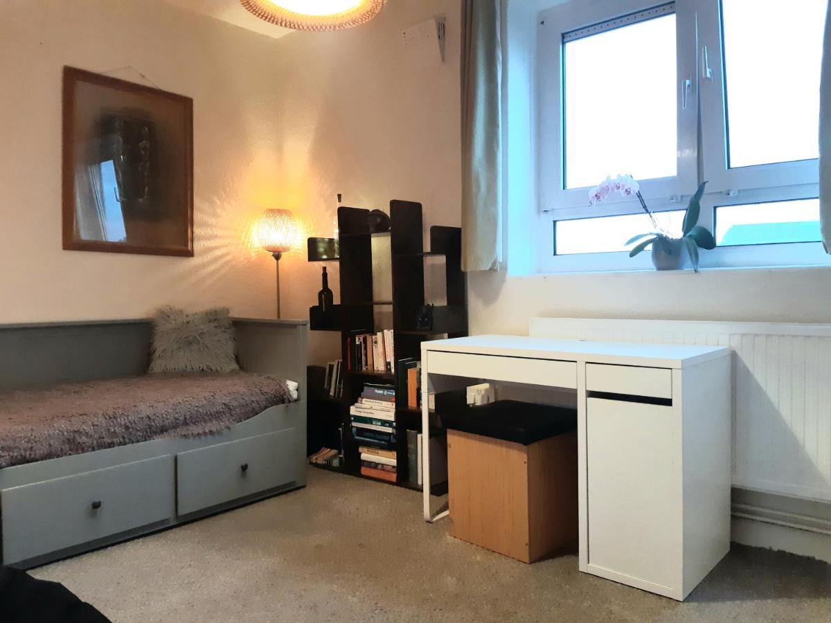 Cosy Room In Camden Town Zone 2 London Eksteriør billede