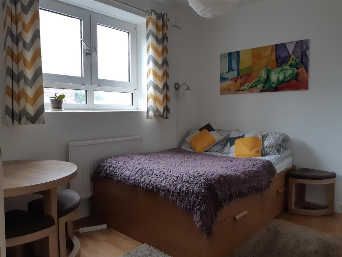 Cosy Room In Camden Town Zone 2 London Eksteriør billede